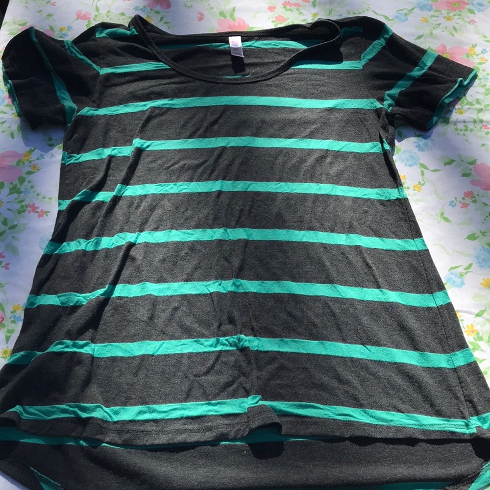 Lularoe classic tee